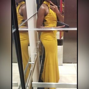 Mustard yellow dress perfect for any occasion! Worn once! PRICE IS NEGOTIABLE